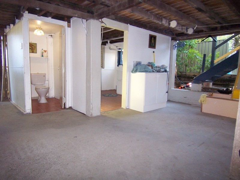 5 Lamington Road, West End QLD 4810