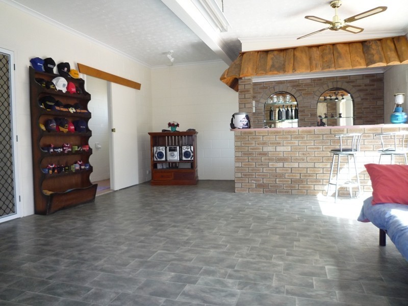 122 Mount Low Parkway, Mount Low QLD 4818