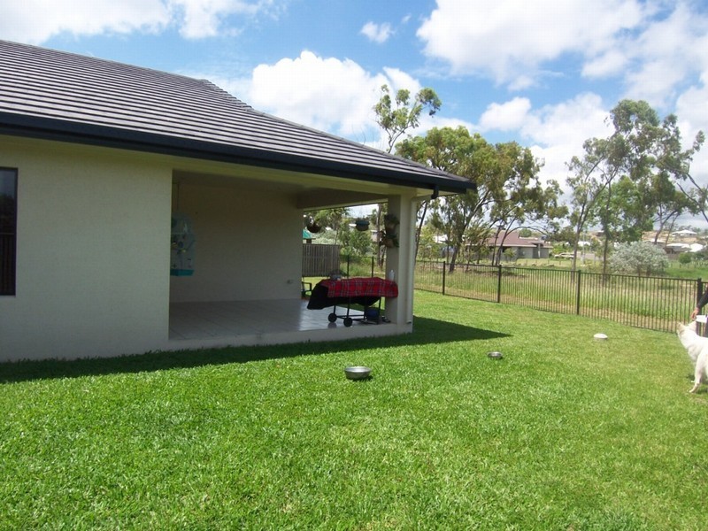 45 Woodwark Drive, Bushland Beach QLD 4818