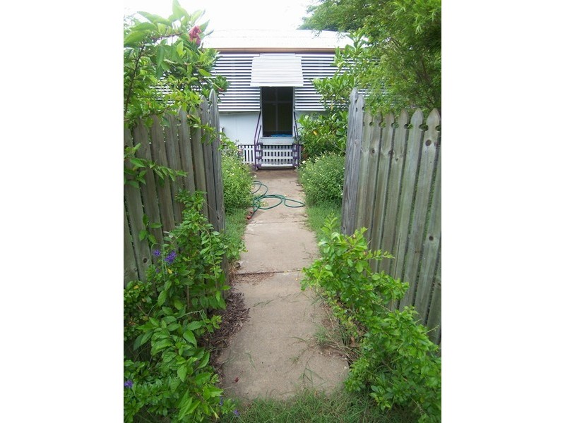 33 Norris Street, Hermit Park QLD 4812