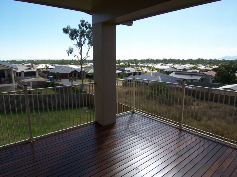 18 Baxendell Place, Bushland Beach QLD 4818