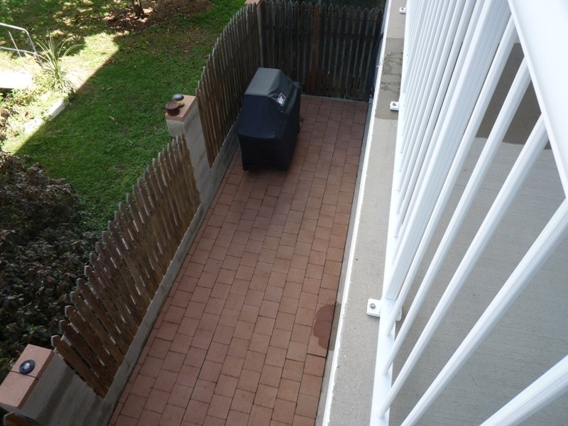 2/22 Carr Street, Hermit Park QLD 4812