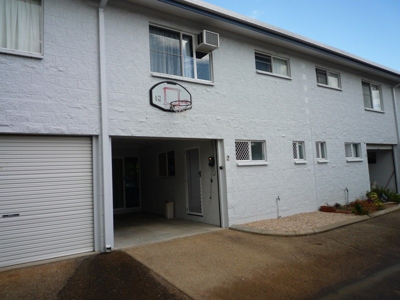 2/22 Carr Street, Hermit Park QLD 4812