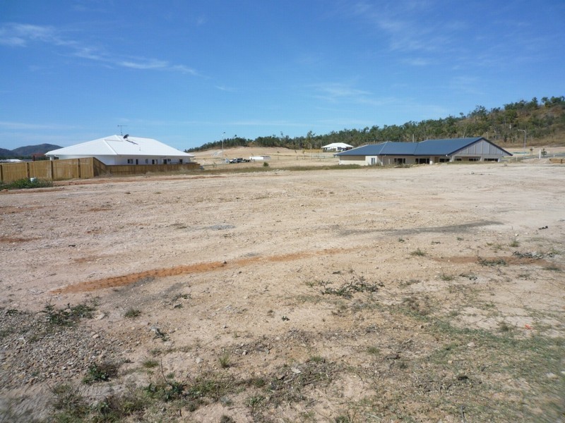 65 Hillock Crescent, Bushland Beach QLD 4818