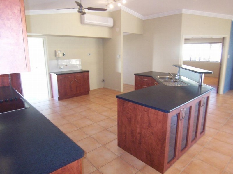 Mount Louisa QLD 4814