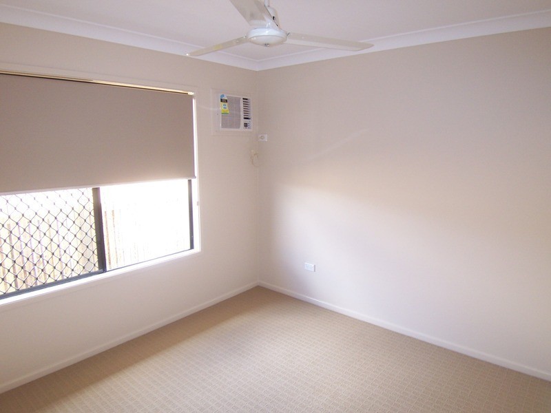 Bushland Beach QLD 4818