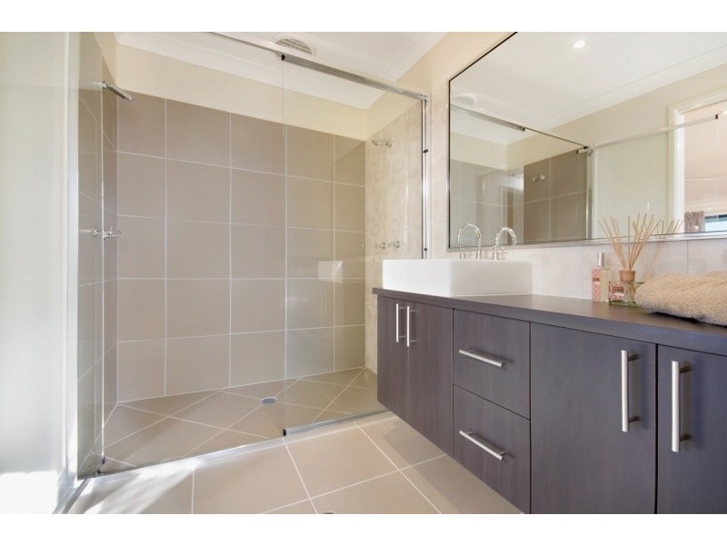 Bushland Beach QLD 4818