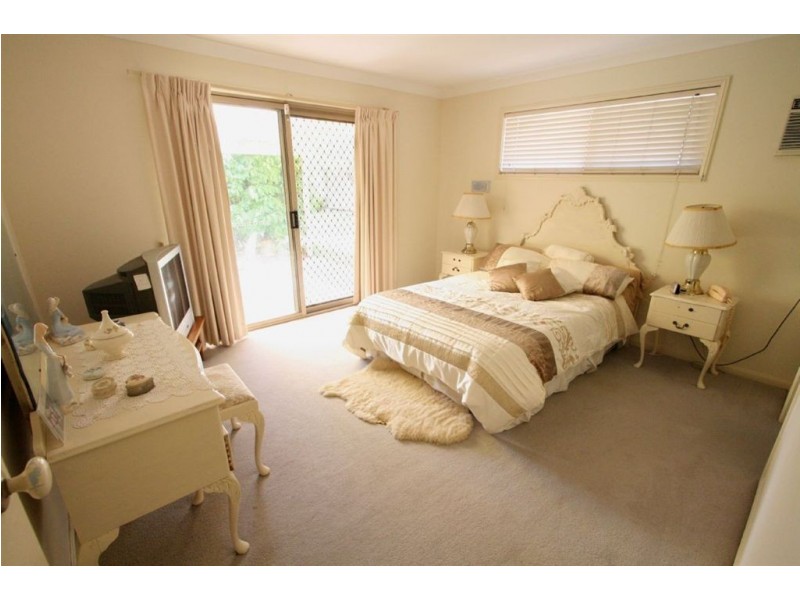 5 Bronte Ct, Robina QLD 4226