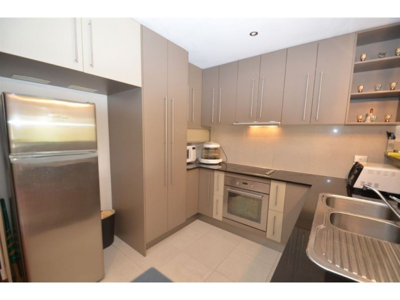 2/9 Lantau Cr, Varsity Lakes QLD 4227