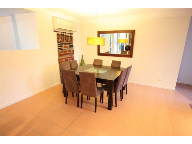 2 Henley Ct, Robina QLD 4226