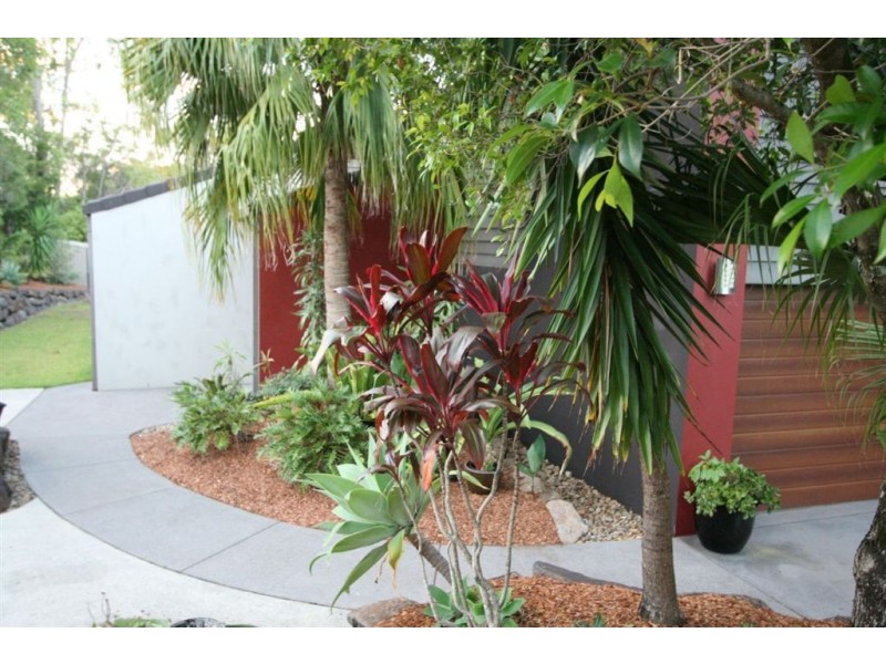 2 Henley Ct, Robina QLD 4226