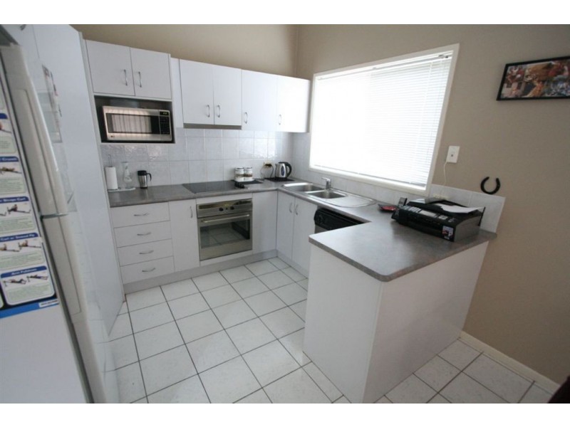 6/2 Penda Ct, Merrimac QLD 4226