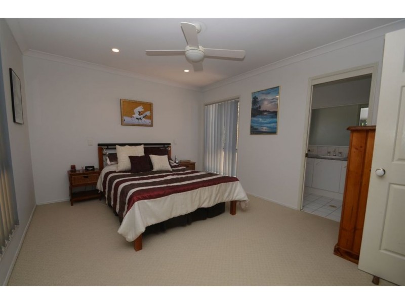 13 Illinios Ct, Varsity Lakes QLD 4227