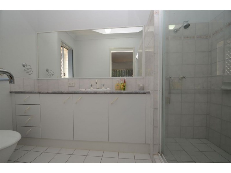 13 Illinios Ct, Varsity Lakes QLD 4227