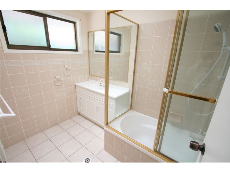 1/180 Ron Penhaligon Way, Robina QLD 4226