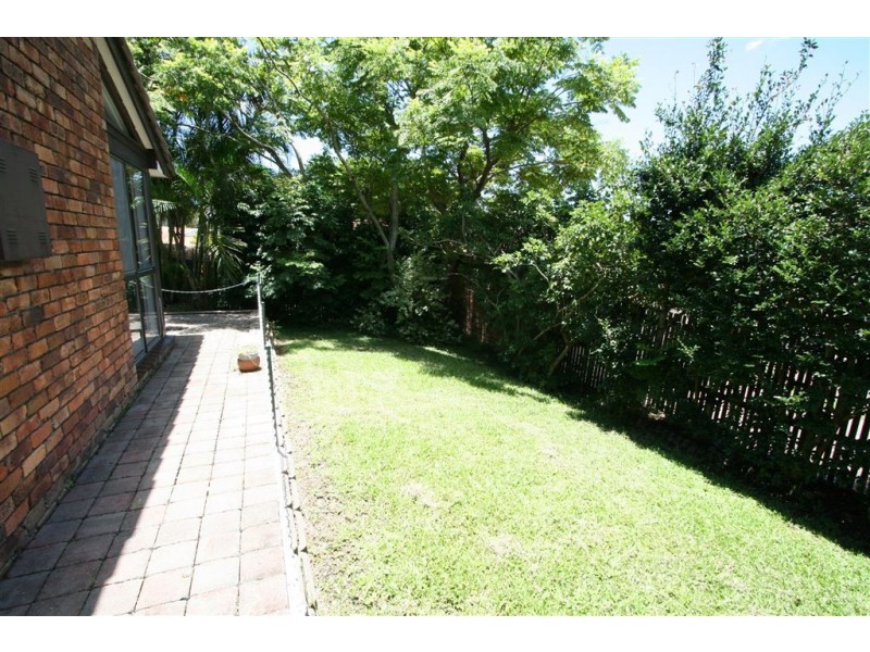 1/180 Ron Penhaligon Way, Robina QLD 4226