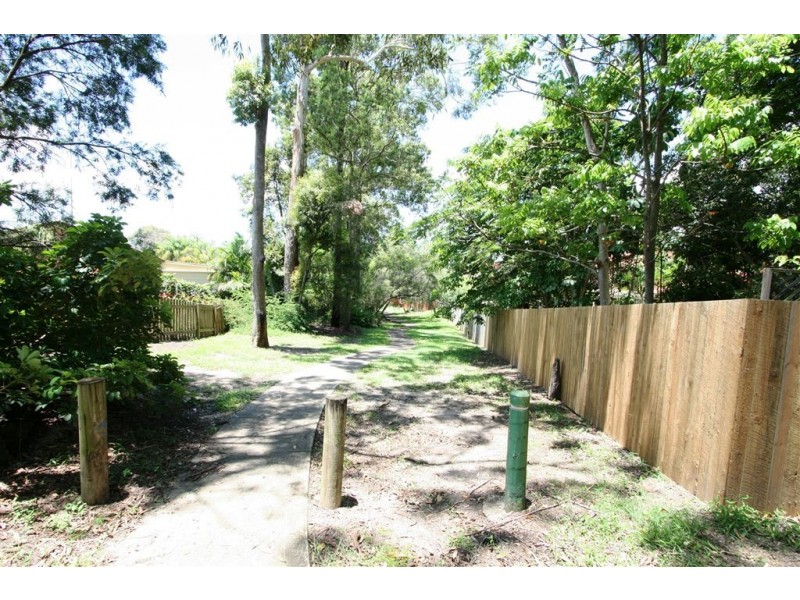 1/180 Ron Penhaligon Way, Robina QLD 4226