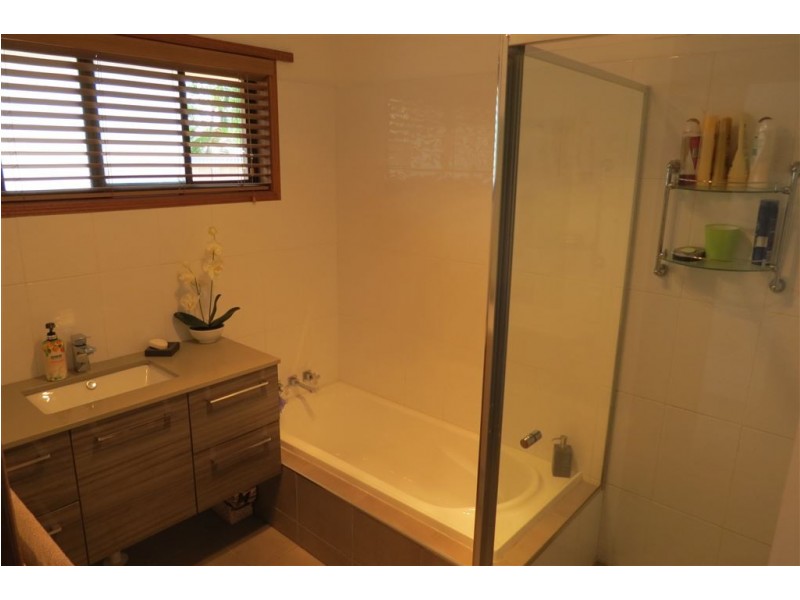 16 Oleander Pl, Robina QLD 4226