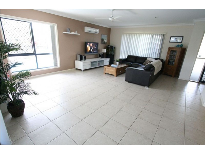 1 Schneid St, Mudgeeraba QLD 4213