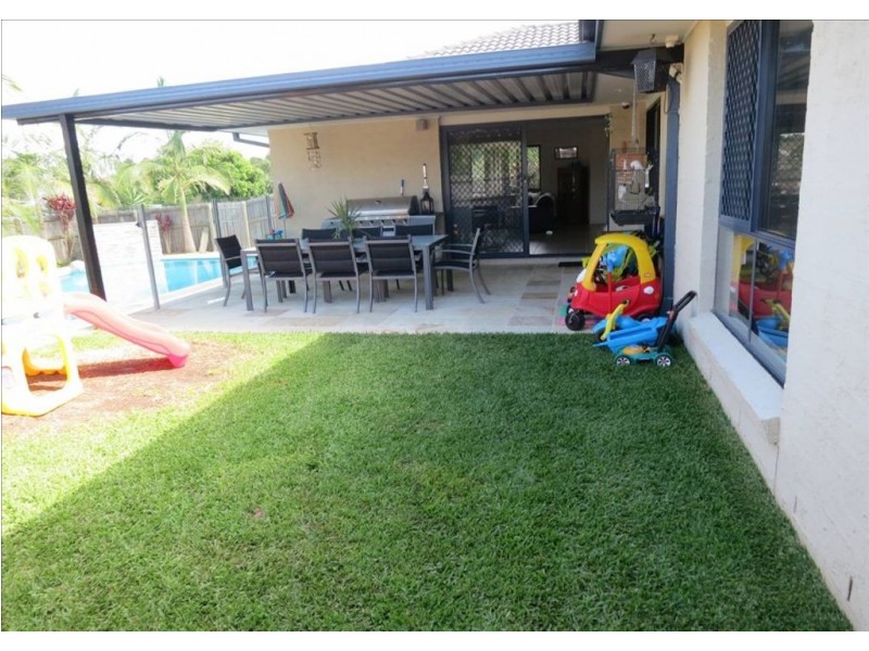 1 Schneid St, Mudgeeraba QLD 4213