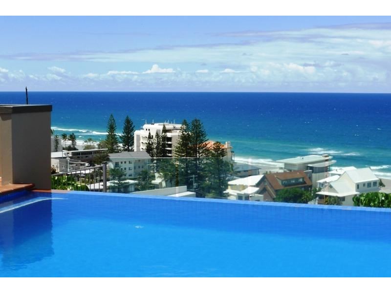 E17/1 Great Hall Dr, Miami QLD 4220