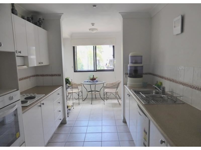 E17/1 Great Hall Dr, Miami QLD 4220