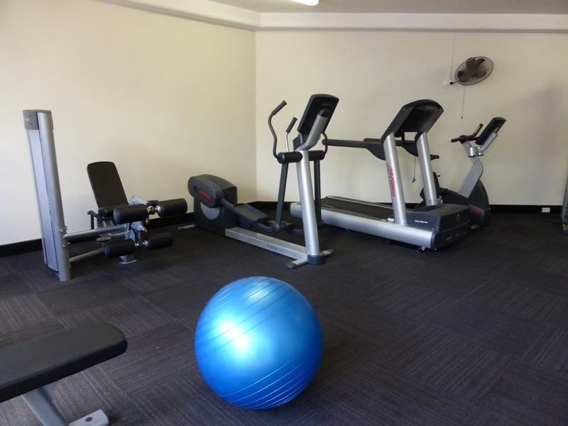 E17/1 Great Hall Dr, Miami QLD 4220