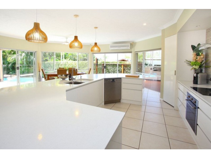 5 Northwood Cl, Robina QLD 4226