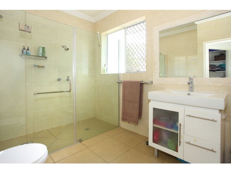 5 Northwood Cl, Robina QLD 4226