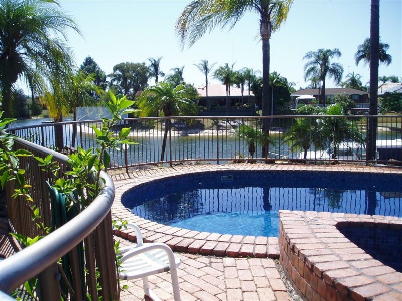 8/20 Dunlop Crt, Mermaid Waters QLD 4218