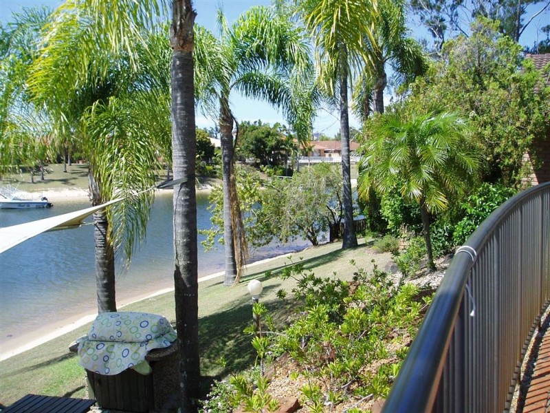 8/20 Dunlop Crt, Mermaid Waters QLD 4218