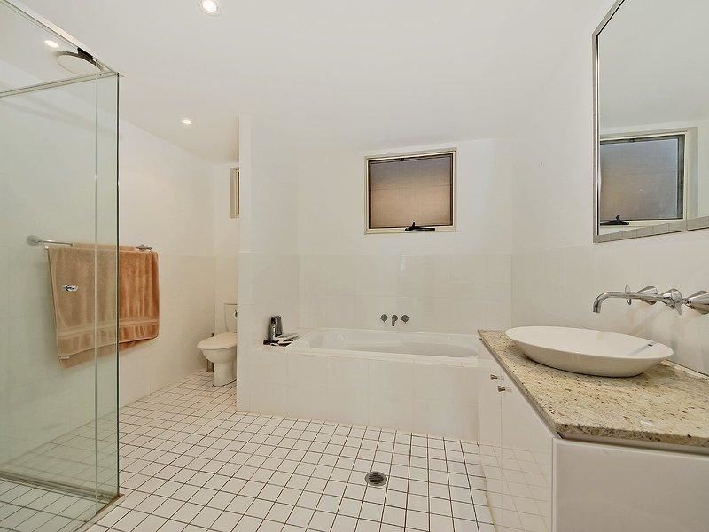 60/251 Varsity Pde, Varsity Lakes QLD 4227