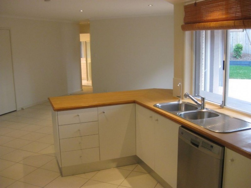 27 Manly Dr, Robina QLD 4226