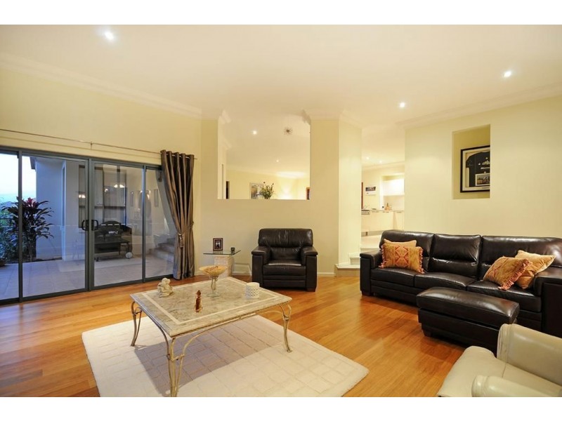 12 Magenta Dr, Varsity Lakes QLD 4227