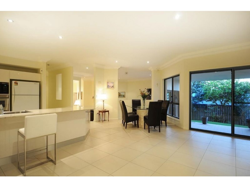 12 Magenta Dr, Varsity Lakes QLD 4227