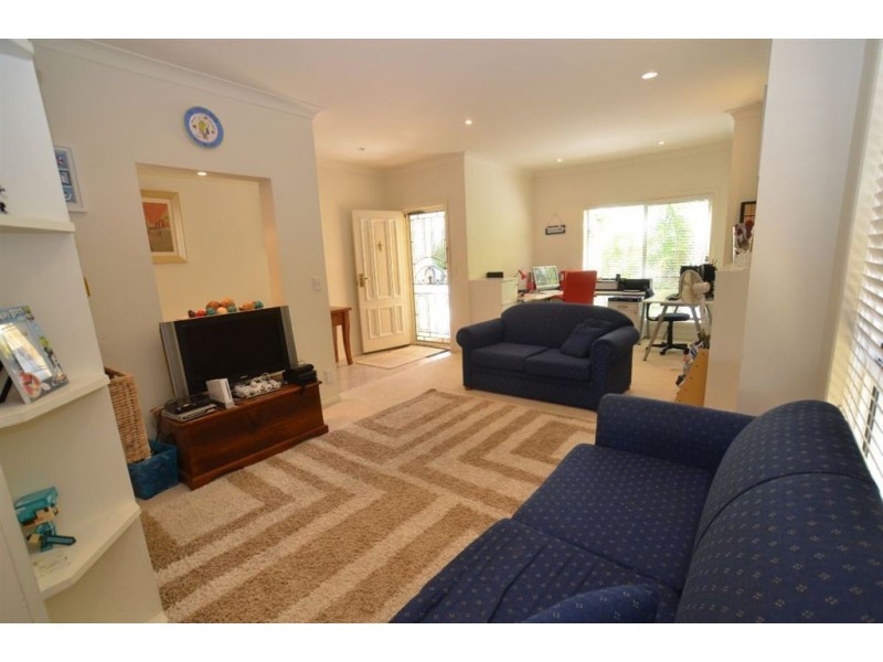 16 Carina Peak Dr, Varsity Lakes QLD 4227