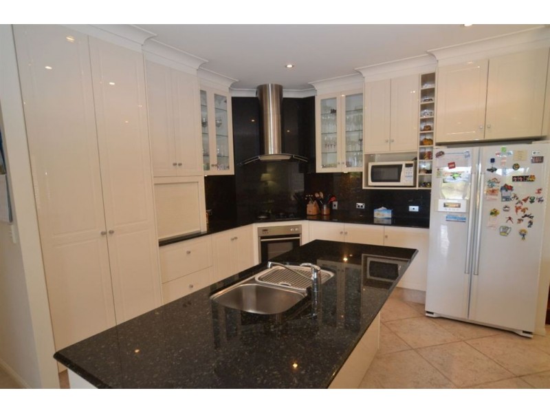 16 Carina Peak Dr, Varsity Lakes QLD 4227