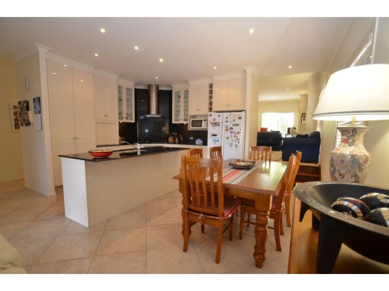 16 Carina Peak Dr, Varsity Lakes QLD 4227