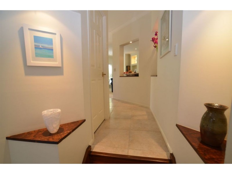 16 Carina Peak Dr, Varsity Lakes QLD 4227