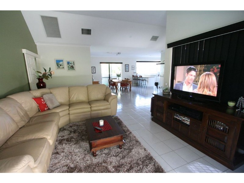 19 Kuranda Dr, Robina QLD 4226