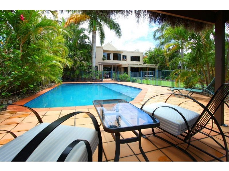 132 Camberwell Cct, Robina QLD 4226