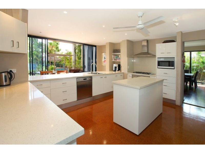 132 Camberwell Cct, Robina QLD 4226