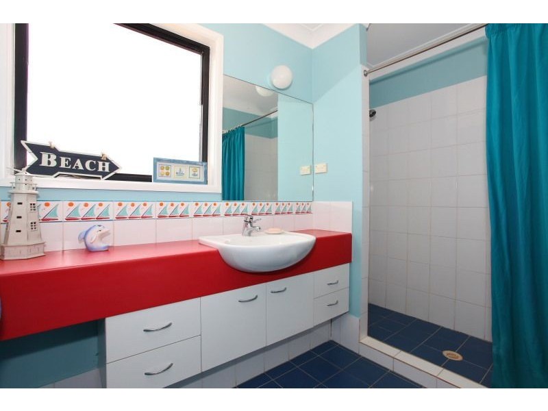 132 Camberwell Cct, Robina QLD 4226