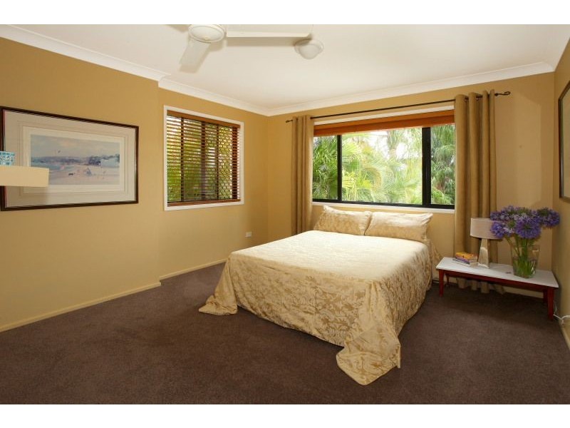 132 Camberwell Cct, Robina QLD 4226