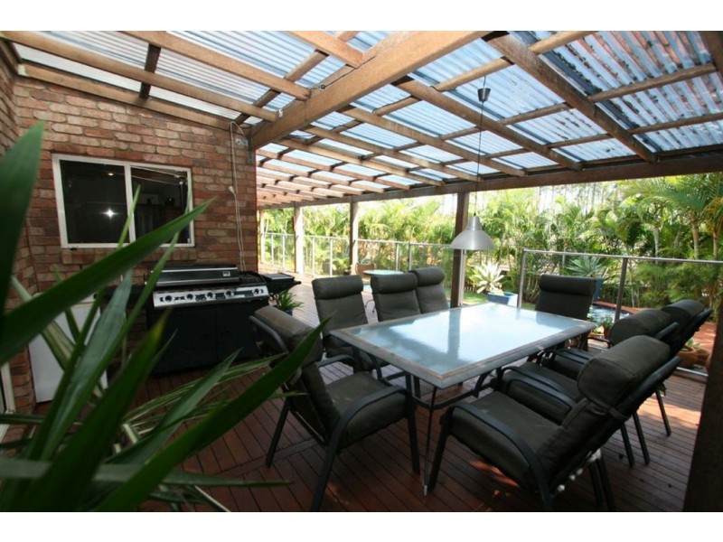 5 Glasshouse Dr, Varsity Lakes QLD 4227