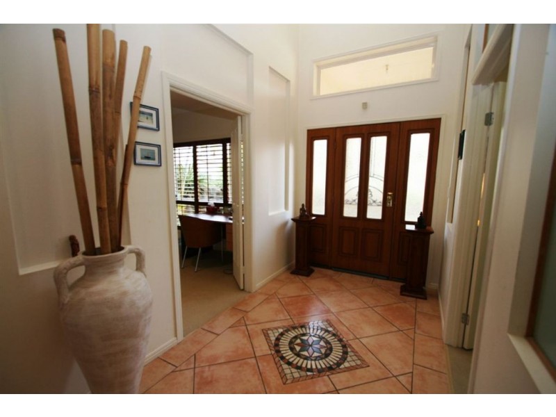 5 Glasshouse Dr, Varsity Lakes QLD 4227