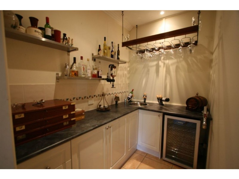 5 Glasshouse Dr, Varsity Lakes QLD 4227