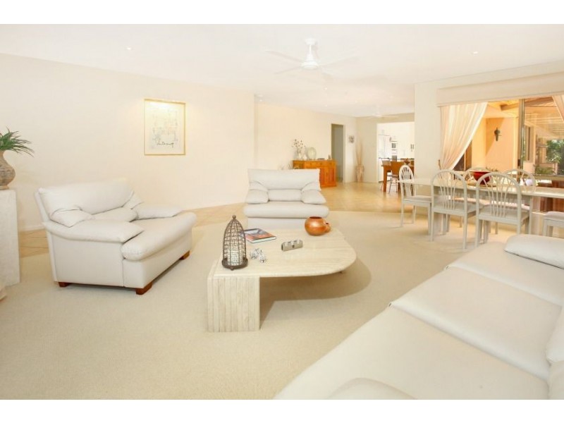 14 Newport Dr, Robina QLD 4226