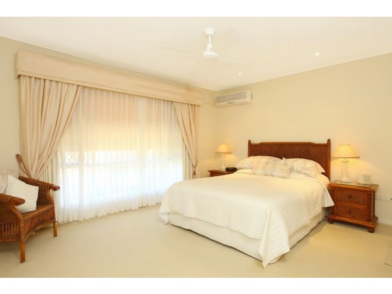 14 Newport Dr, Robina QLD 4226