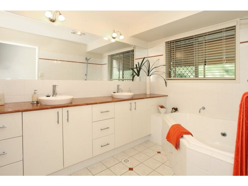 14 Newport Dr, Robina QLD 4226